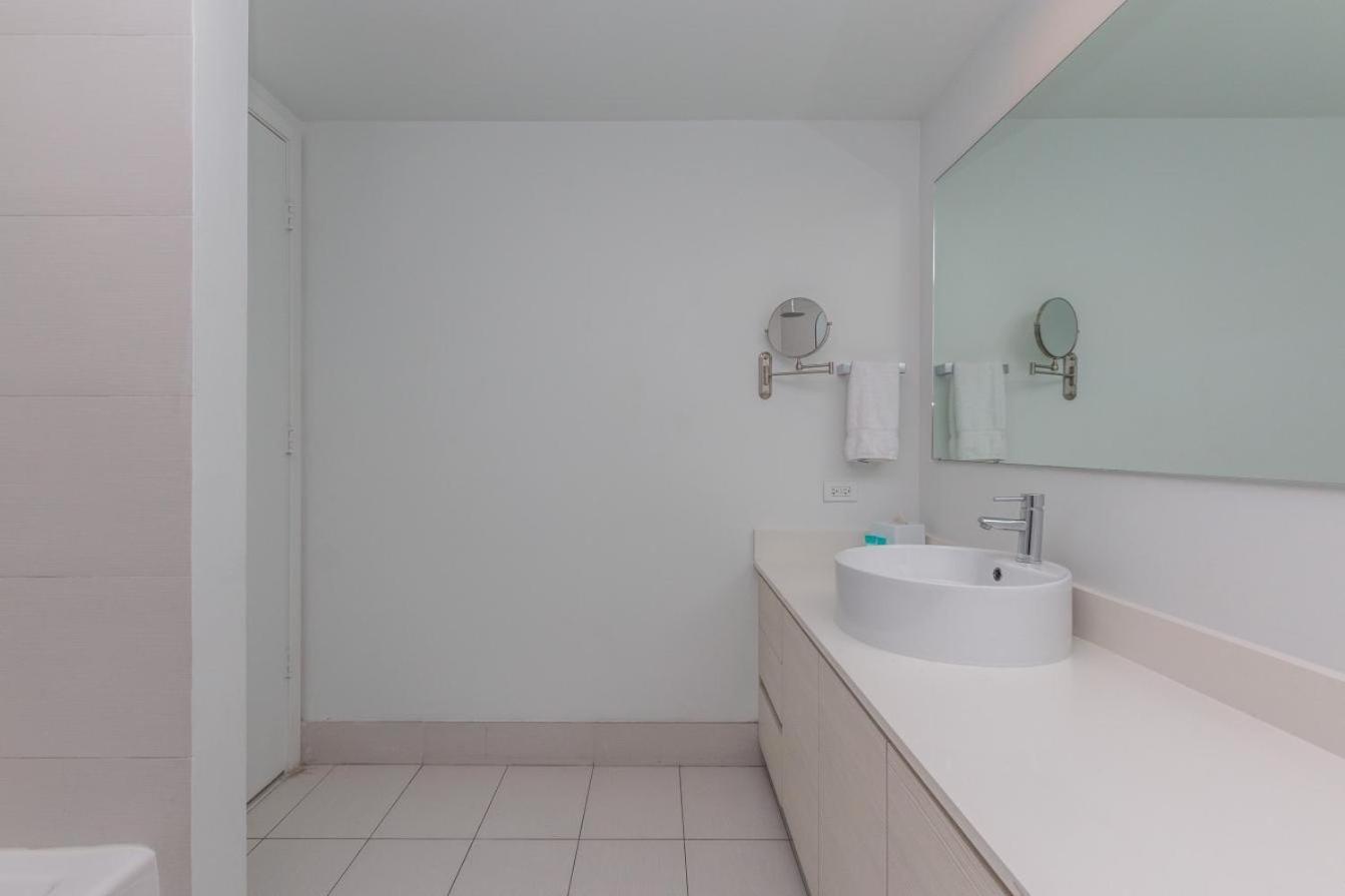 Modern One Bedroom Rental At Beach Walk Resort Miami 18Th Floor ฮาลลันเดลบีช ภายนอก รูปภาพ