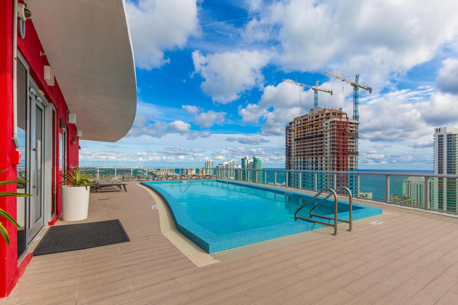 Modern One Bedroom Rental At Beach Walk Resort Miami 18Th Floor ฮาลลันเดลบีช ภายนอก รูปภาพ