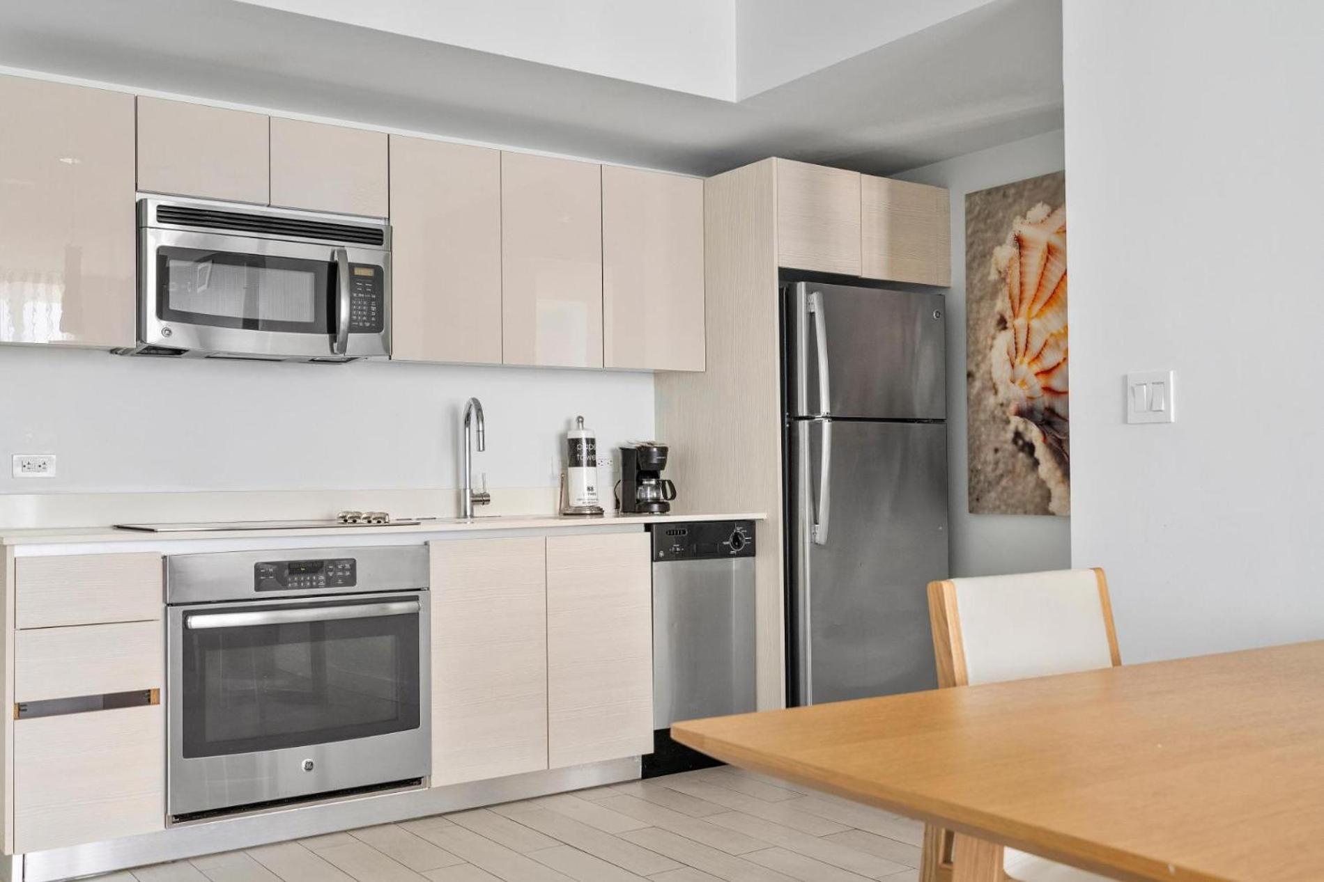 Modern One Bedroom Rental At Beach Walk Resort Miami 18Th Floor ฮาลลันเดลบีช ภายนอก รูปภาพ